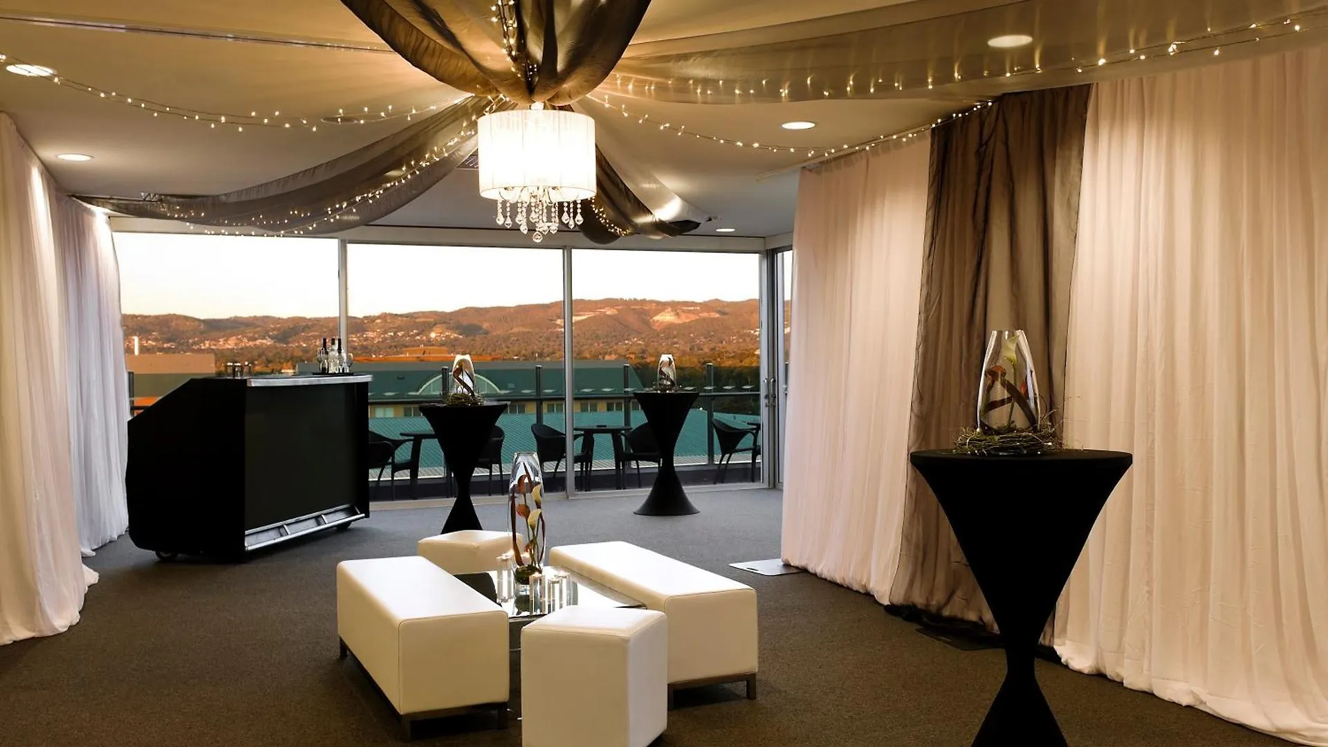 Majestic Roof Garden Hotel Adelaide