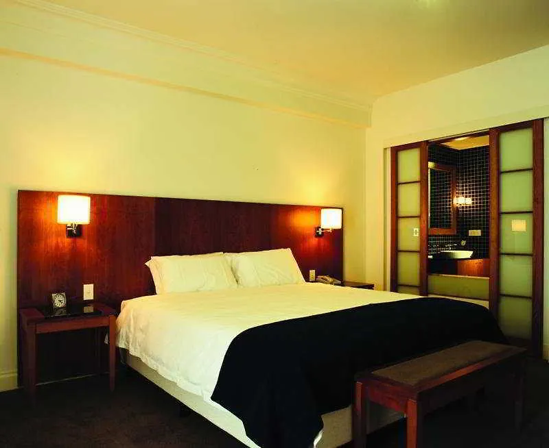 ****  Majestic Roof Garden Hotel Adelaide Australia